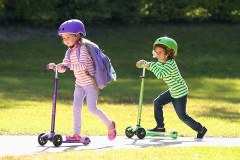 Hulajnoga dziecięca Maxi MICRO Deluxe świecące koła LED fioletowa