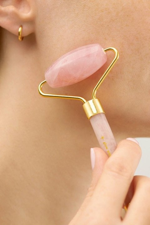 Roller do masażu twarzy GLOW - KWARC RÓŻOWY