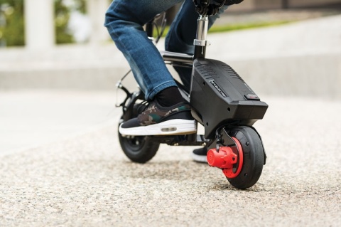 Rowerek elektryczny RAZOR E-punk czarny, rozmiar 8”